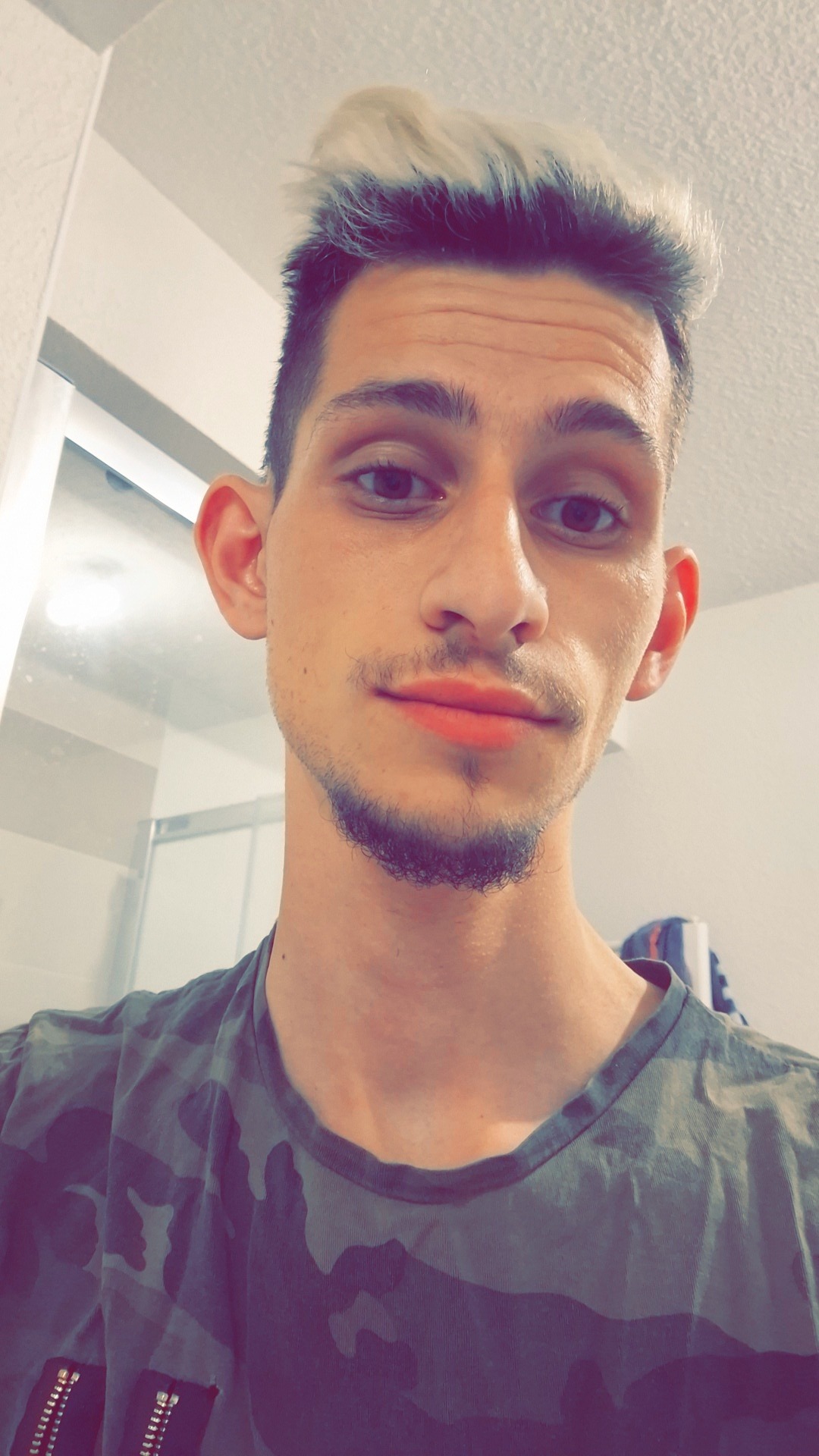 Perfil de Yllan